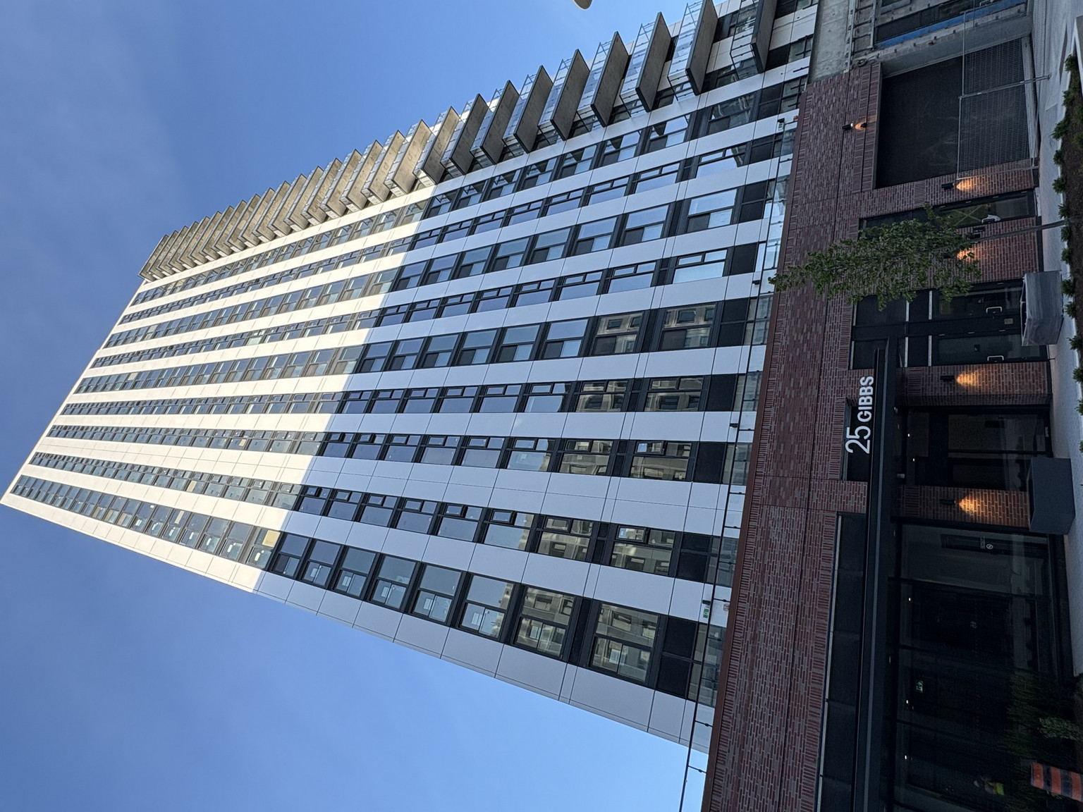 25 Gibbs Rd Exterior