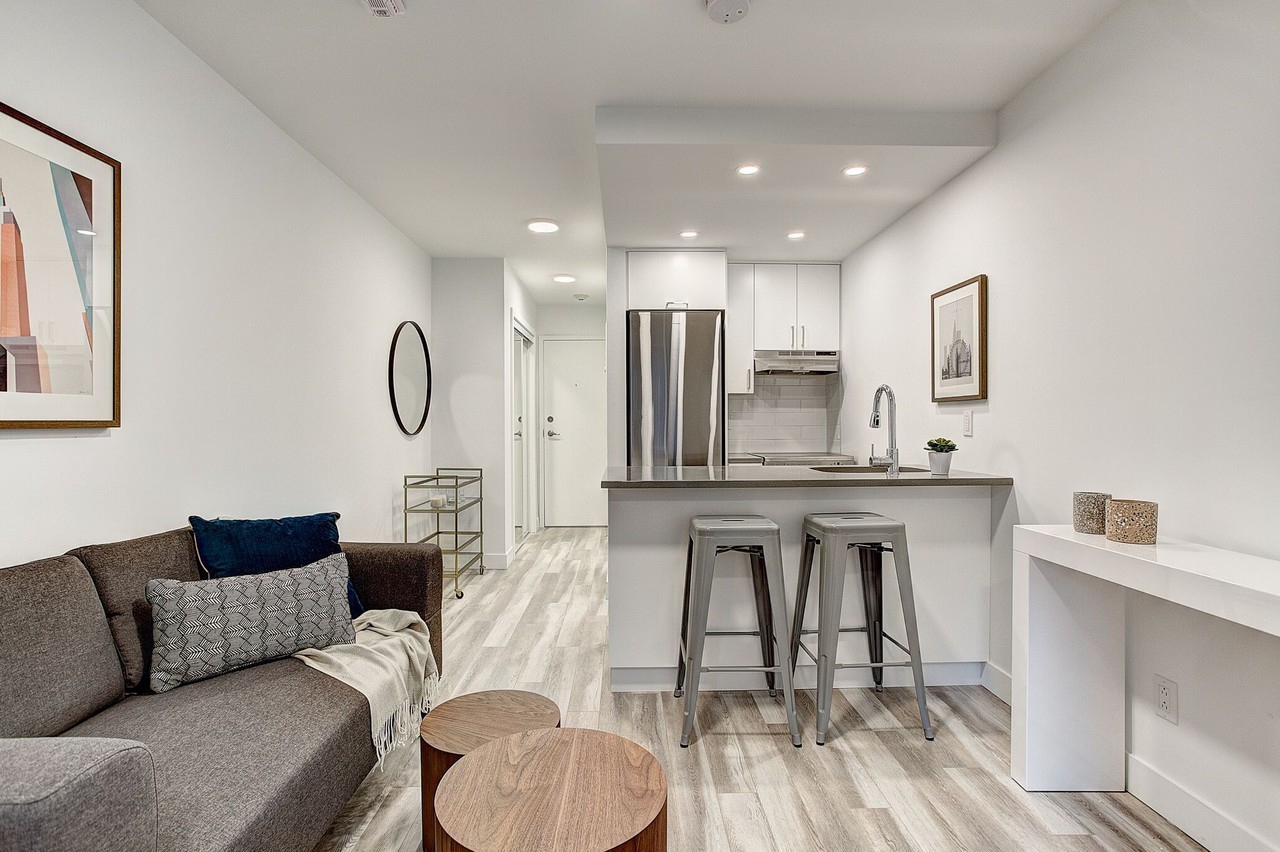 4530 Avenue Coloniale — photo 1