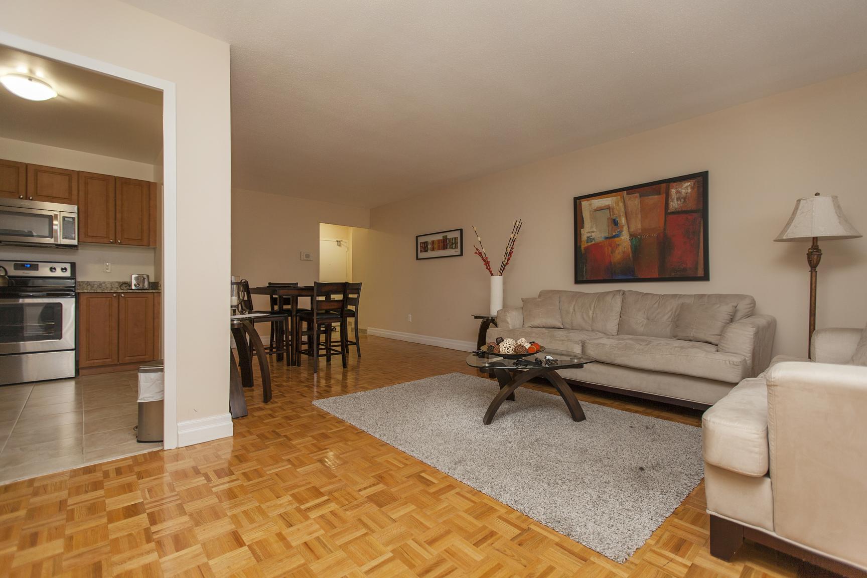 Toronto Apartments for Rent at Erskine Ave and Mt Pleasant Road Homestead
