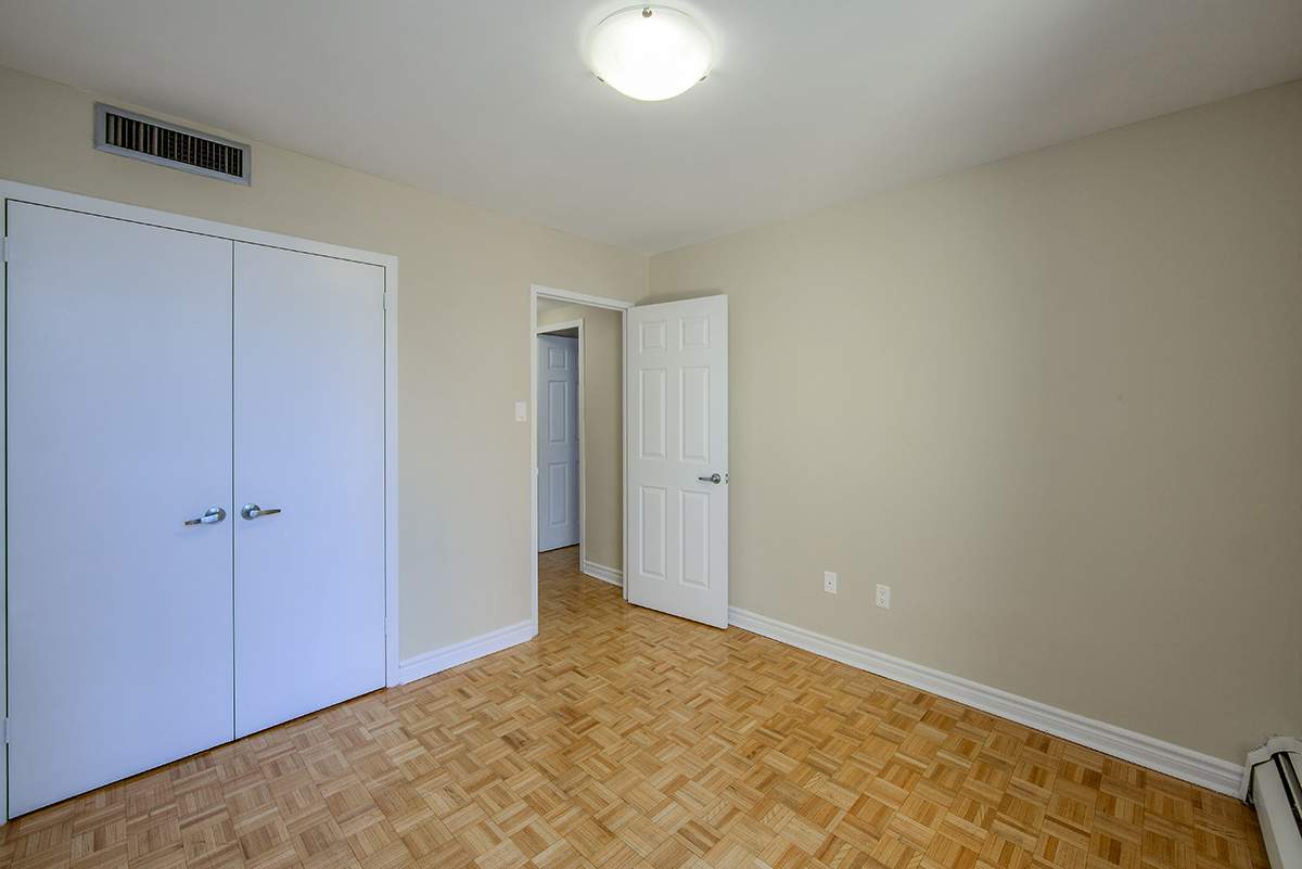 Balfour Square 50 Rosehill Avenue Apartments for Rent in Toronto near Yonge & St. Clair