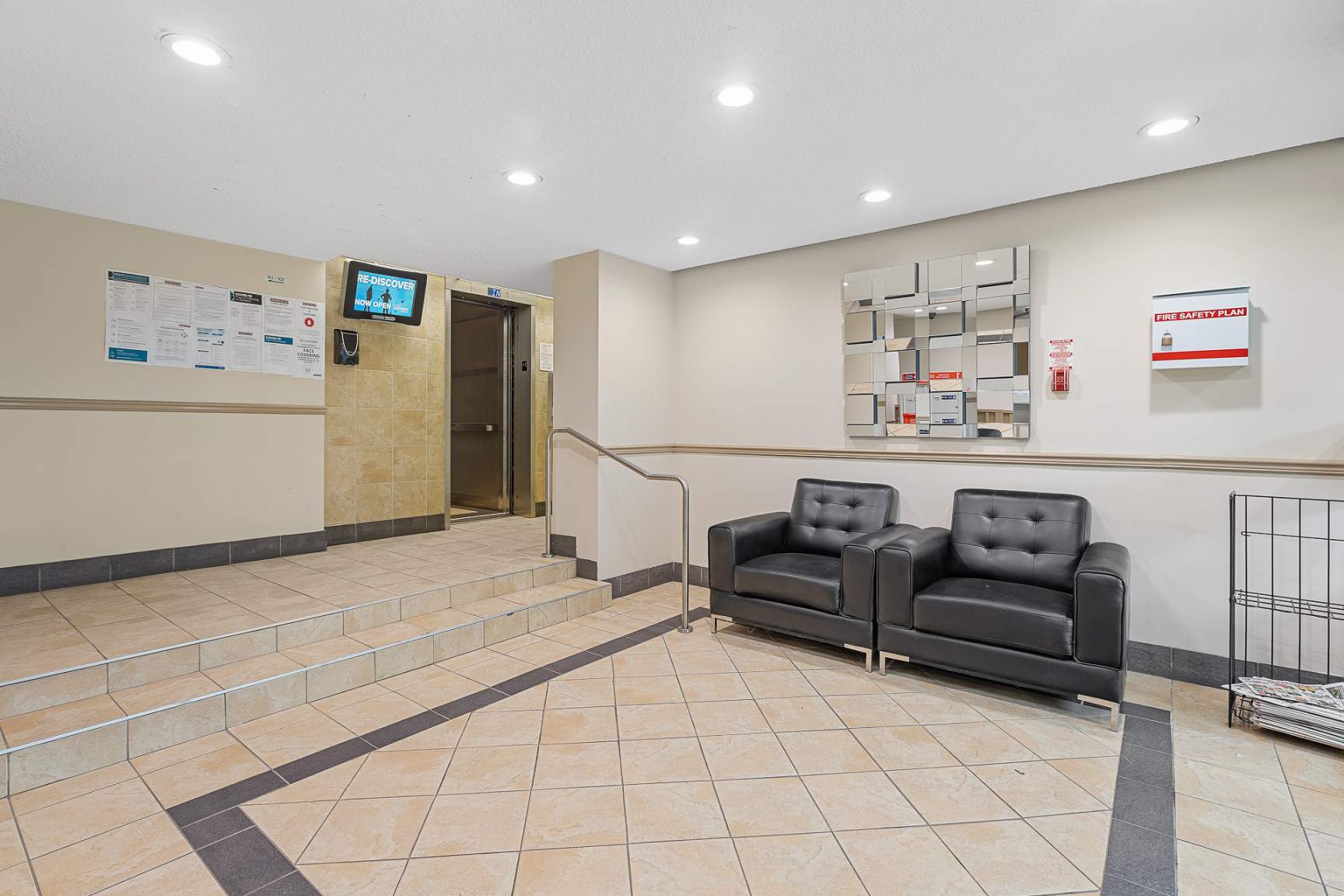 Ottawa Apartments for Rent at Carling Ave and Sir John A Macdonald