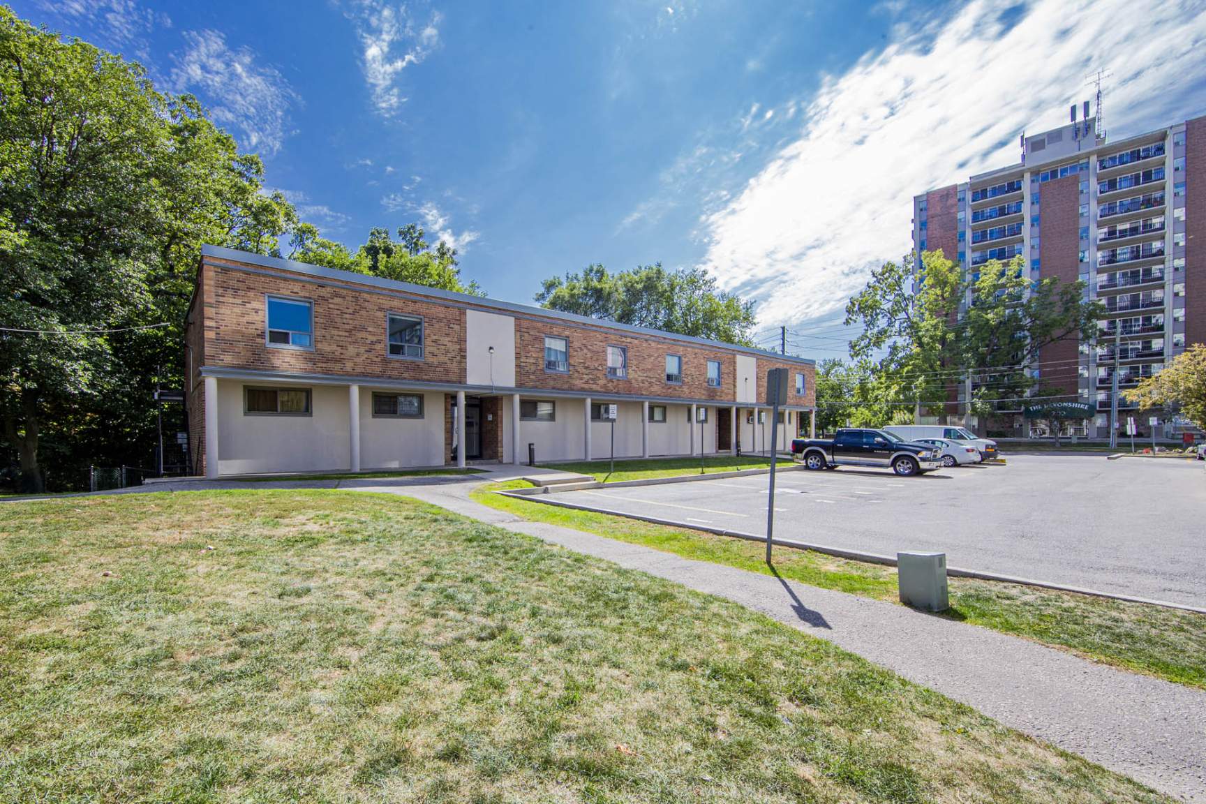 Oakville Apartments for Rent 187189191 Queen Mary Drive Homestead