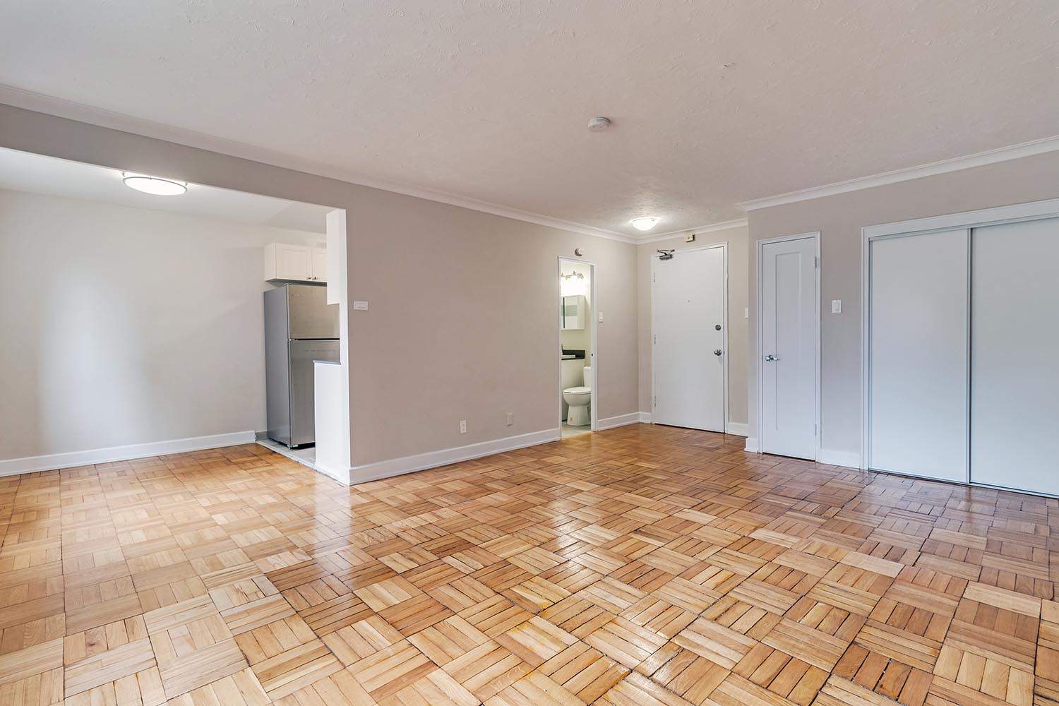 Toronto Apartments for Rent at Erskine Ave and Mt Pleasant Road Homestead