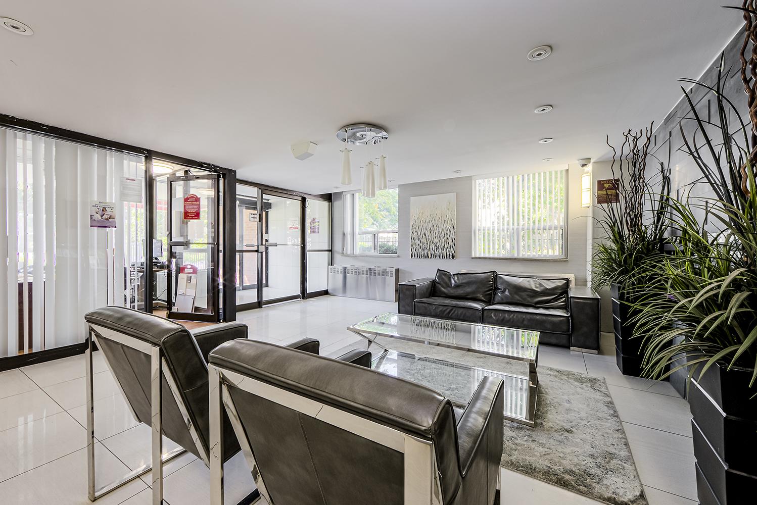 Etobicoke Apartments for Rent at Lakeshore Boulevard and Louisa Street