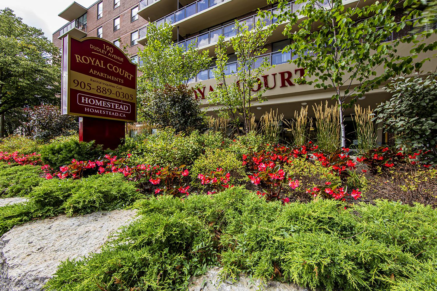 Thornhill Apartments for Rent at Yonge St and Elgin St Homestead