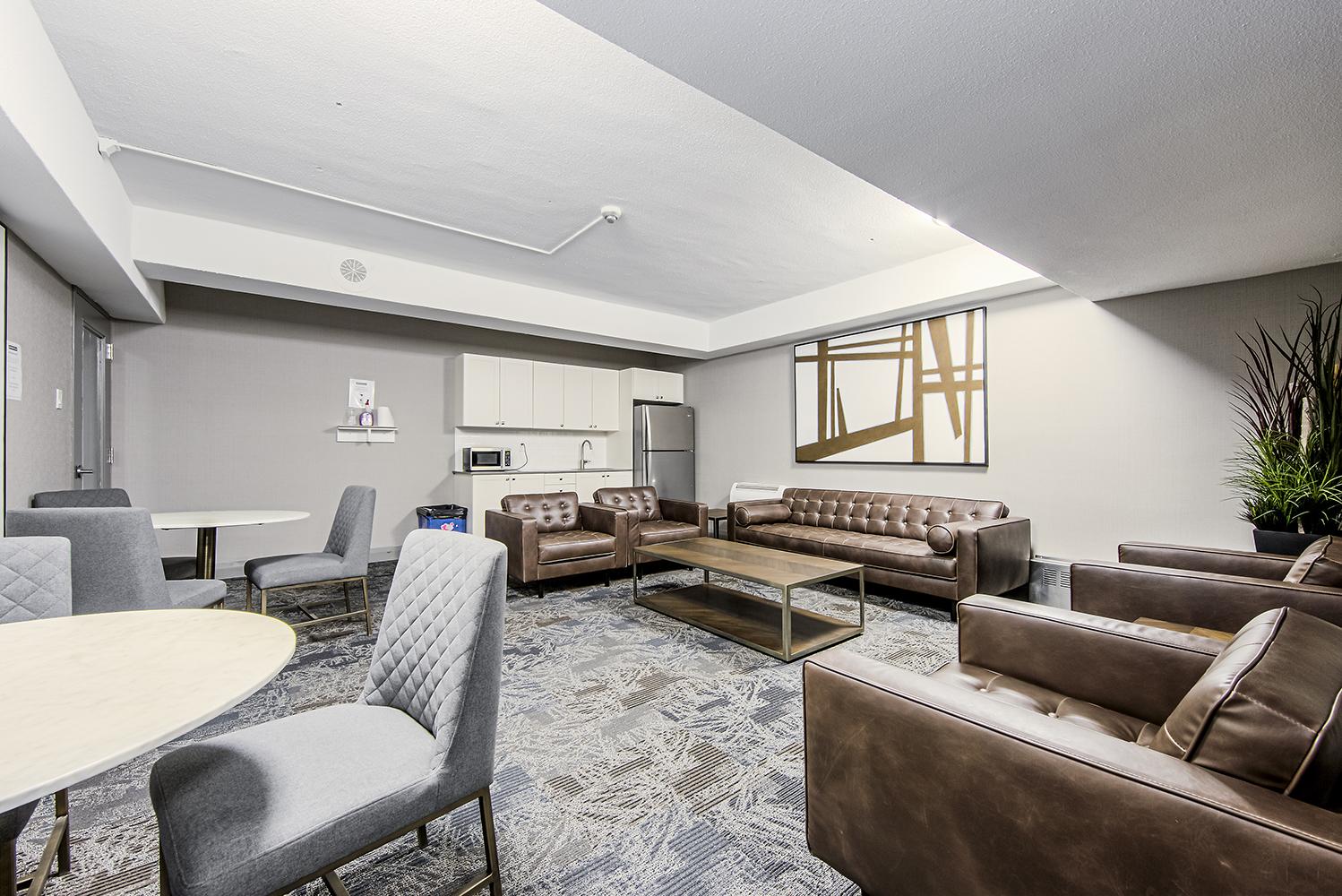 Thornhill Apartments for Rent at Yonge St and Elgin St Homestead