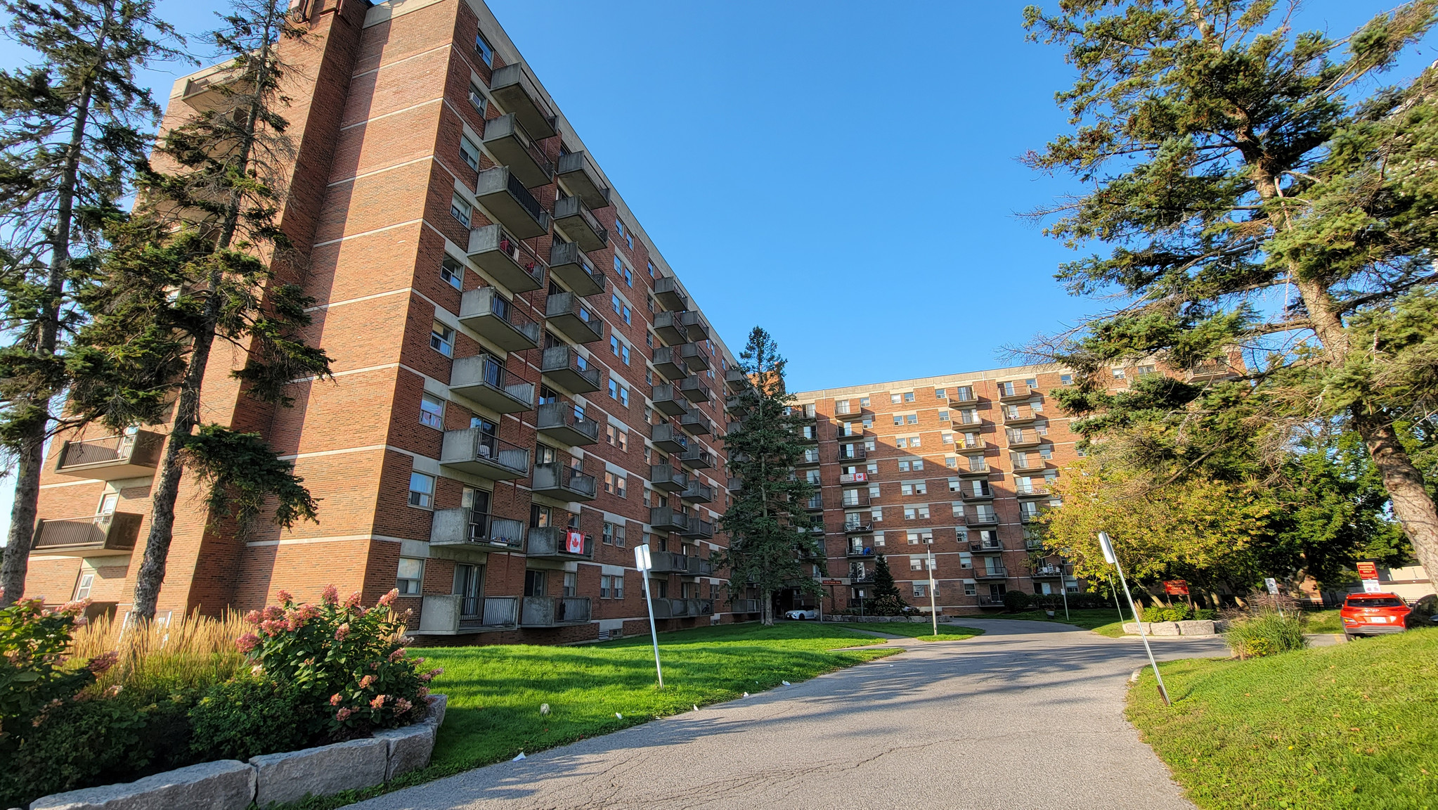Ottawa Apartments for Rent at Fisher Avenue and Baseline Road Homestead