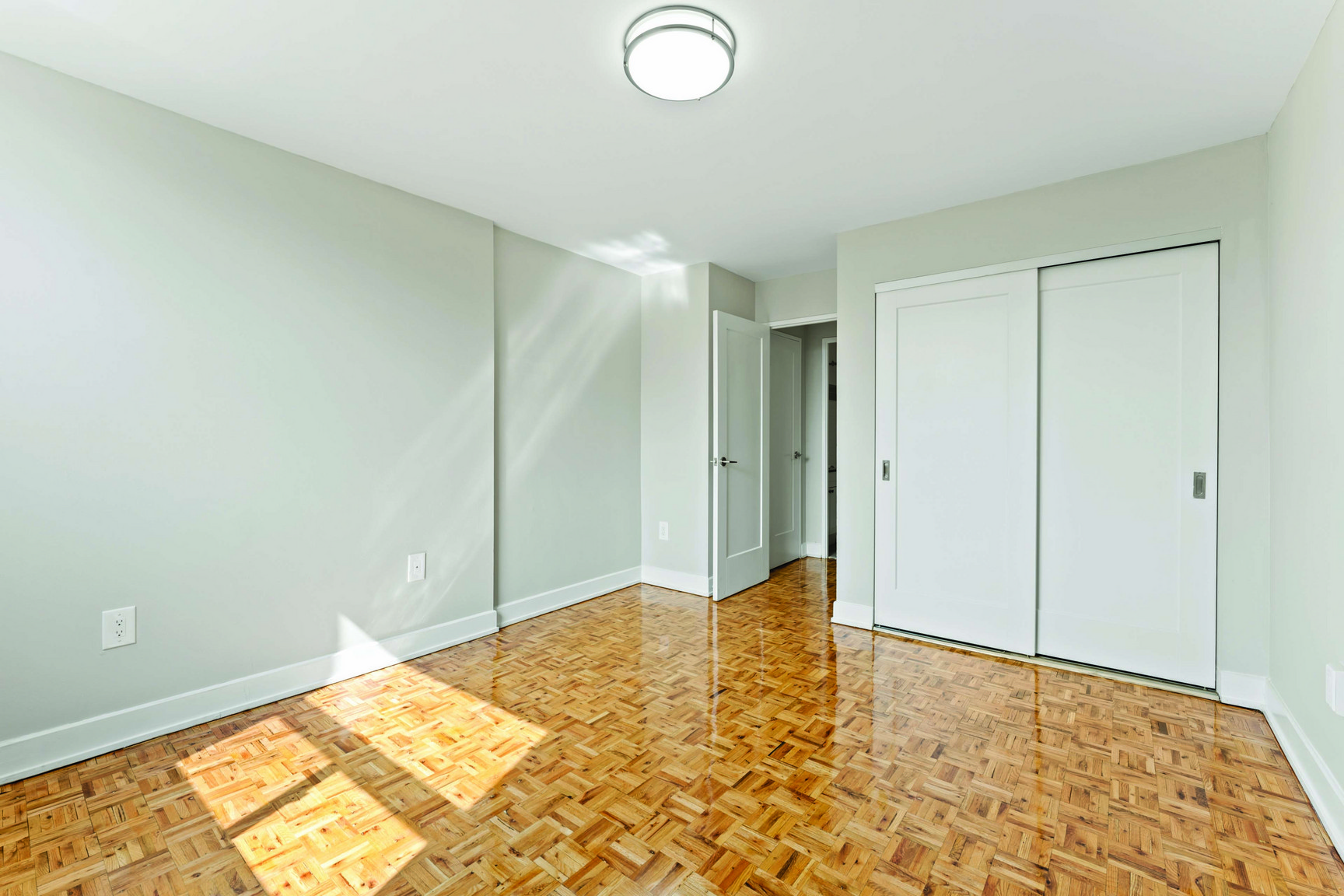 Guelph Apartments for Rent at Willow and Silvercreek Pkwy Homestead