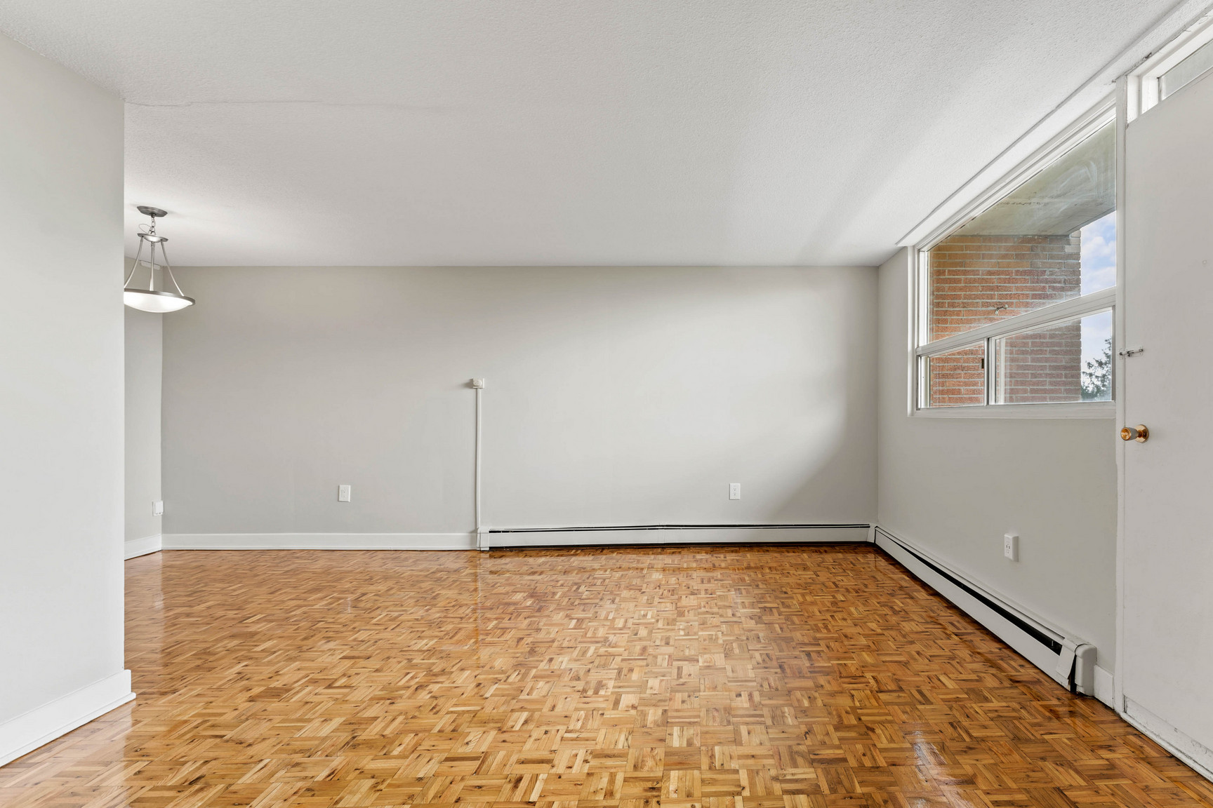 Guelph Apartments for Rent at Willow and Silvercreek Pkwy Homestead