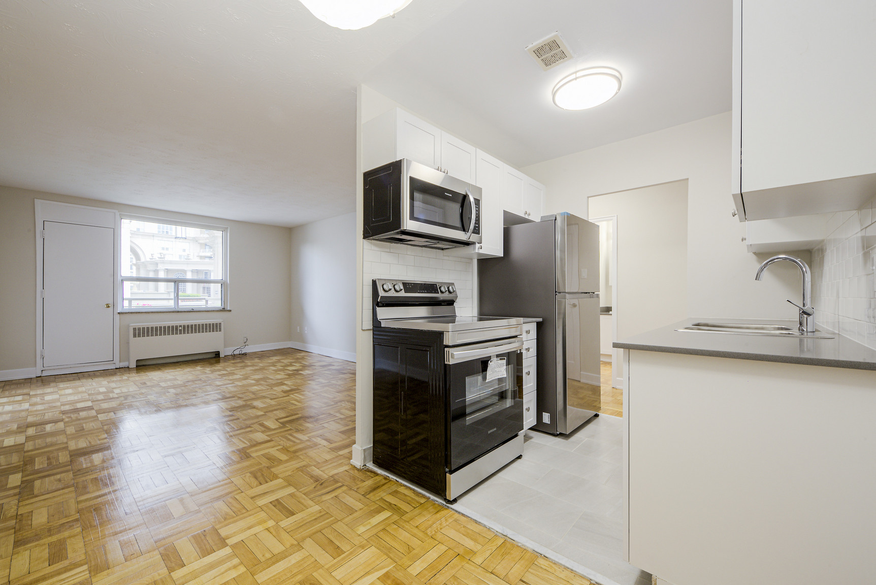 Etobicoke Apartments for Rent at Lakeshore Boulevard and Louisa Street