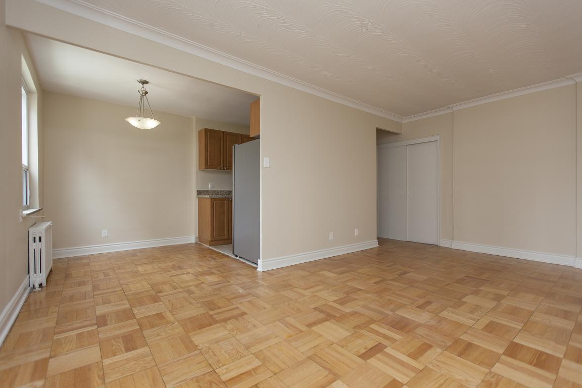 Upper Canada Apartments 165 Yonge and Eglinton Homestead