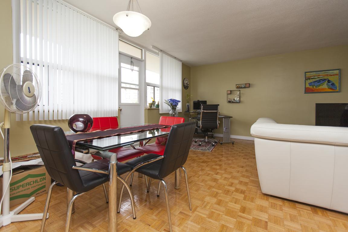 Toronto Apartments for Rent at Yonge & Eglinton 110 Erskine Avenue Homestead