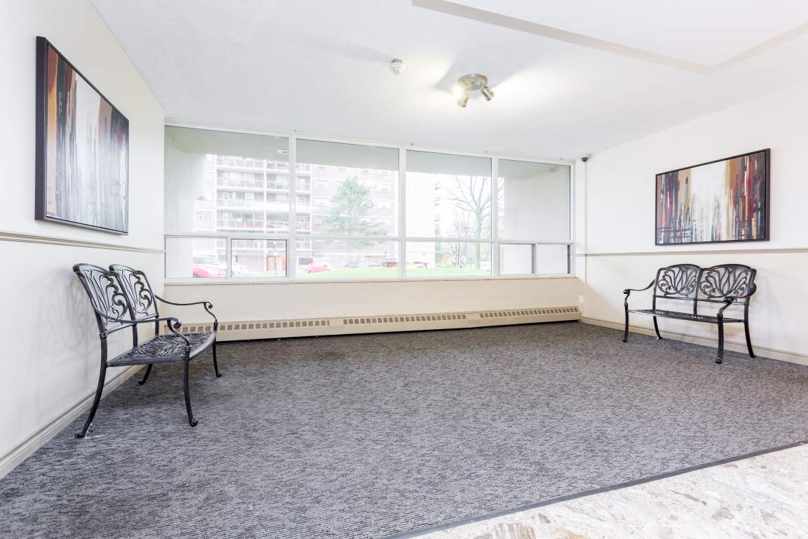 Surrey Lane Apartments Homestead