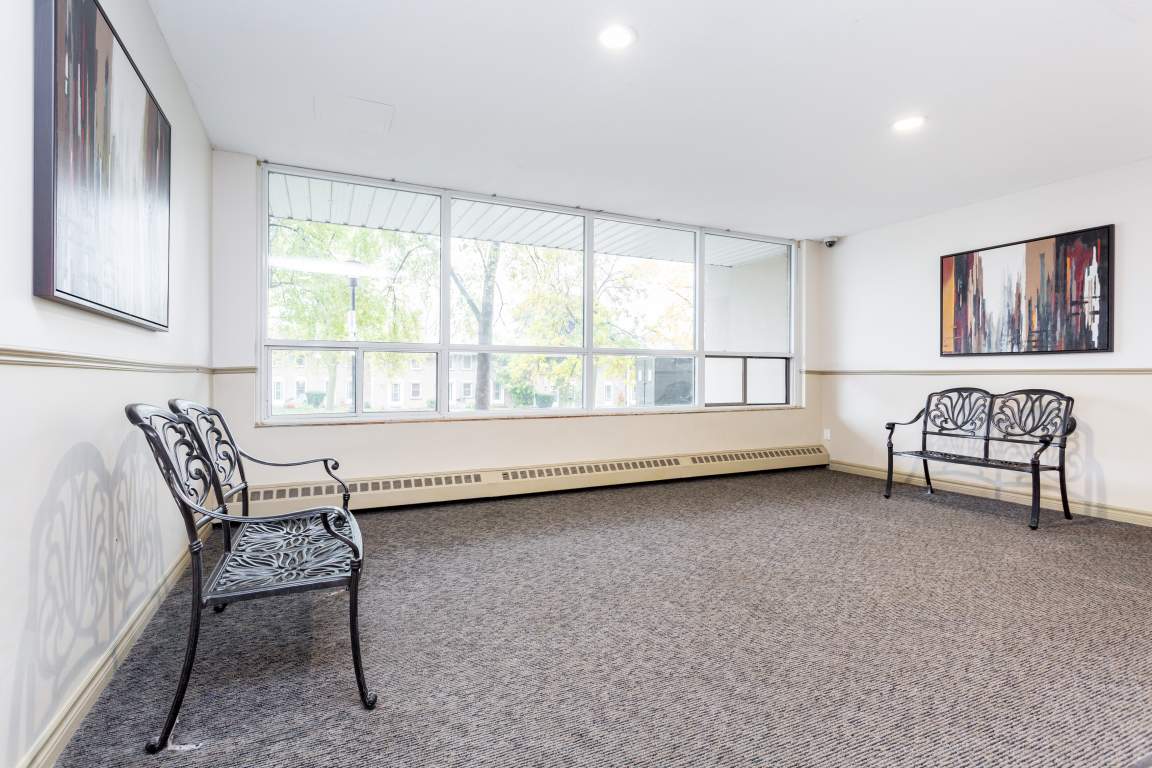 Surrey Lane Apartments Homestead