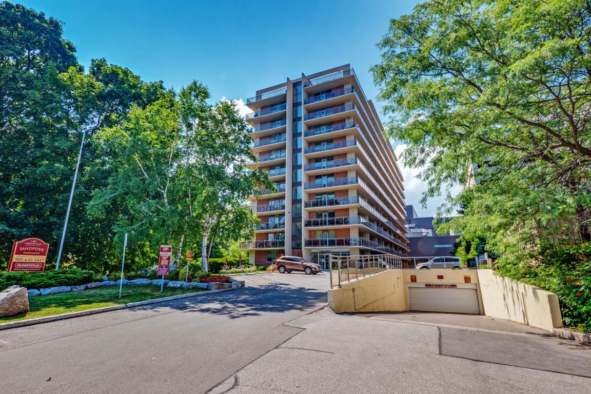 Burlington Apartments for Rent at Lakeshore Road and Burlington Ave