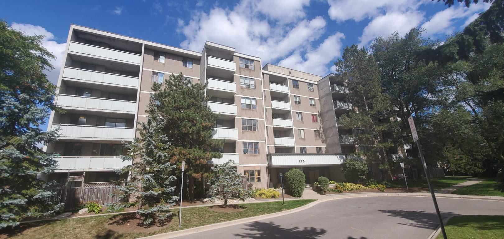 Guelph Apartment picture file 3 of 12 RentBoard.ca Ad ID HLH.534709