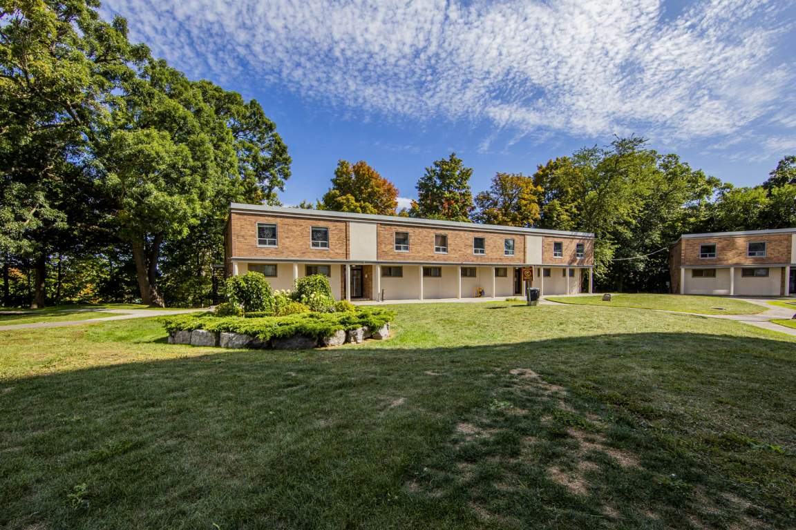 Oakville Apartments for Rent 187189191 Queen Mary Drive Homestead