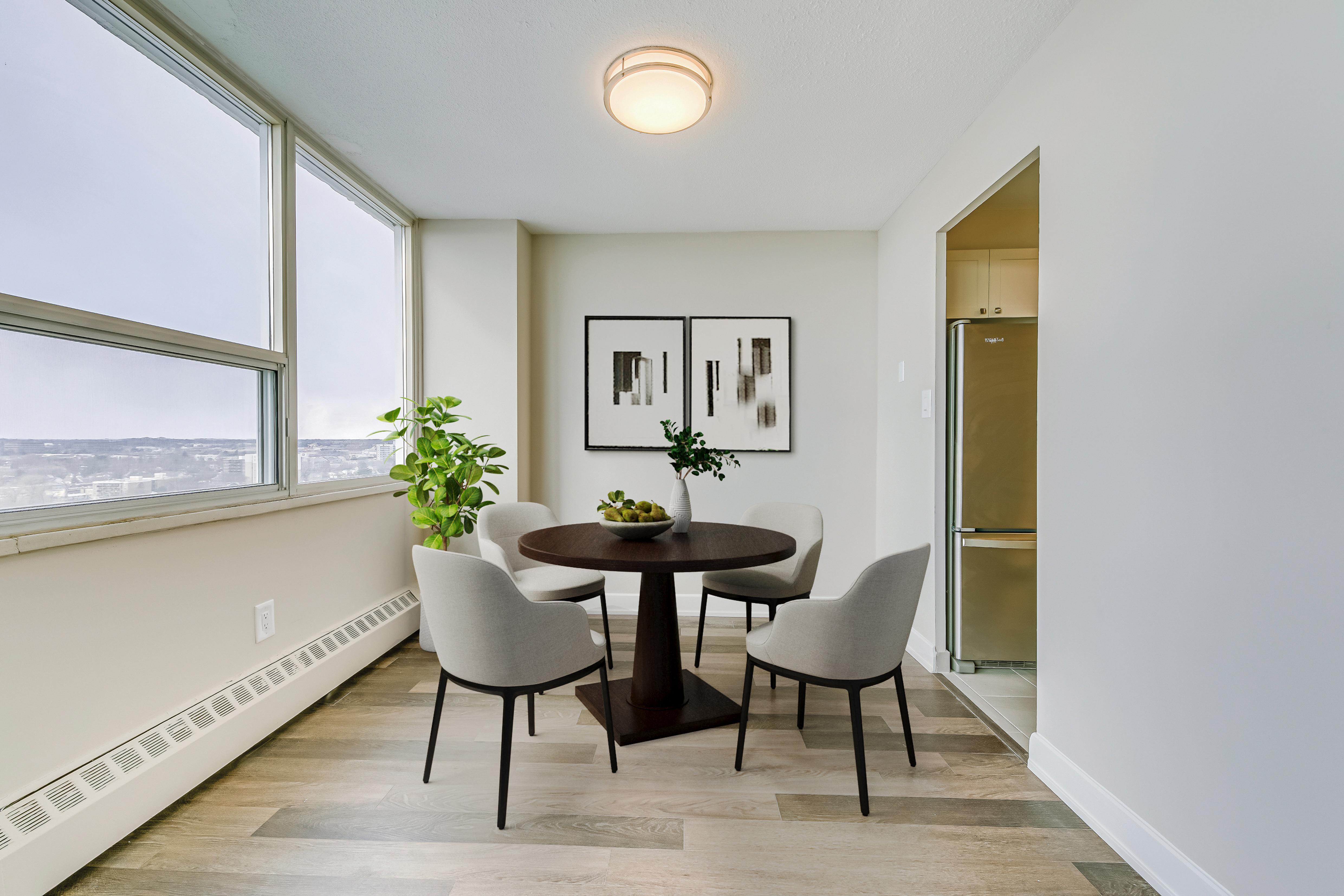 205 Queen Mary Drive, Oakville, ON L6K 3K8 — photo 2