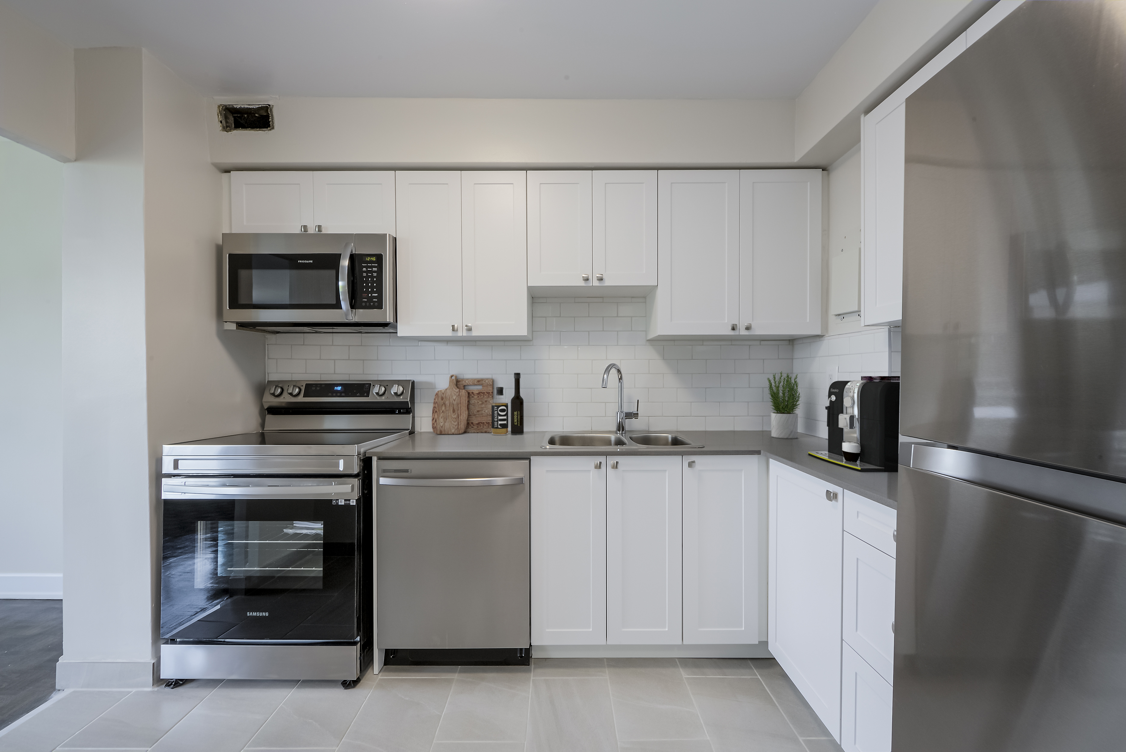 40 Delisle Avenue, Toronto, ON M4V 1S6 — photo 2