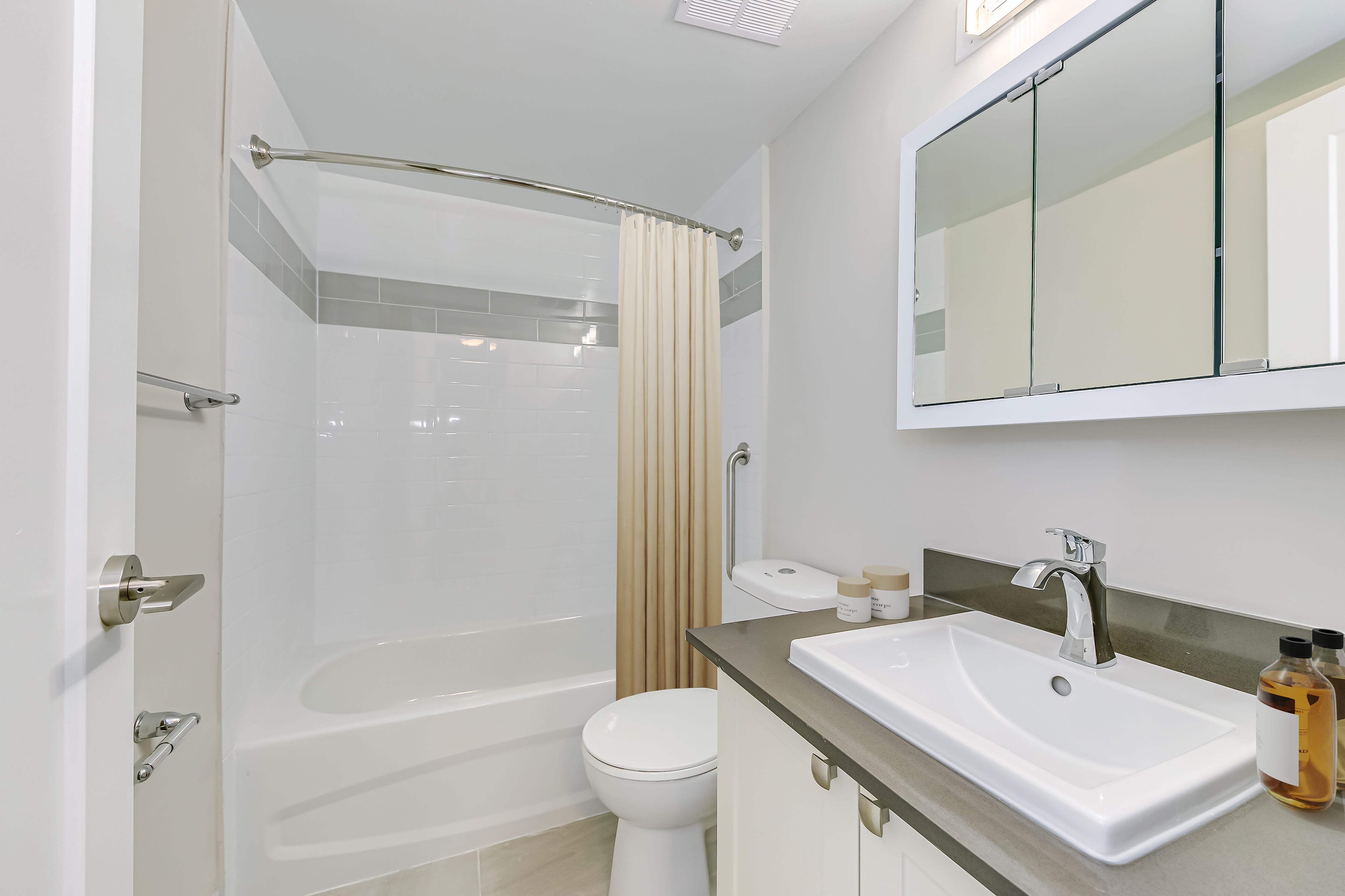 125 Parkway Forest Drive, Toronto, ON M2J 1L9 — photo 1