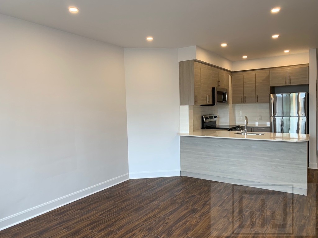 5475 Avenue Westminster Holand Real Estate Group