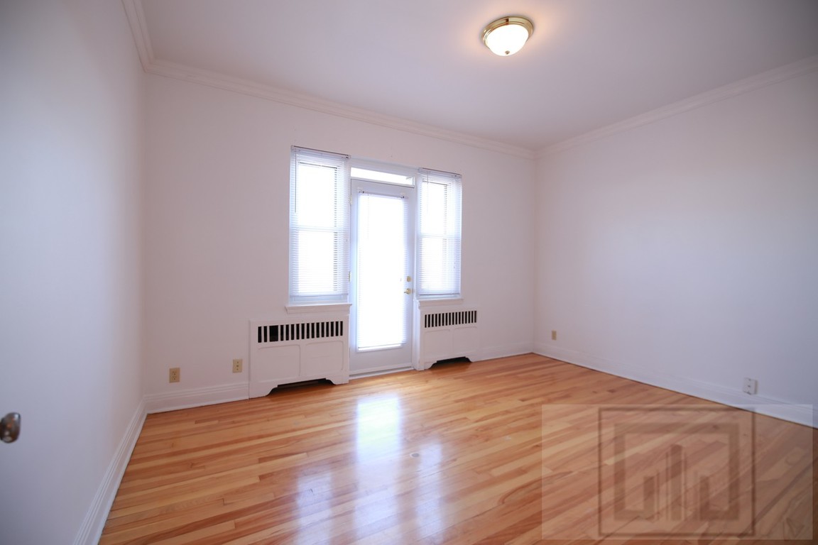 6156 Rue Sherbrooke Ouest Holand Real Estate Group