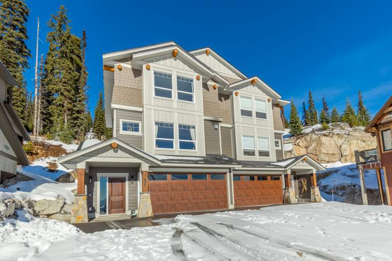 Grizzly Estates Hume Investments Ltd