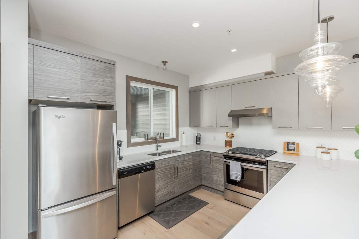 Grizzly Estates Hume Investments Ltd