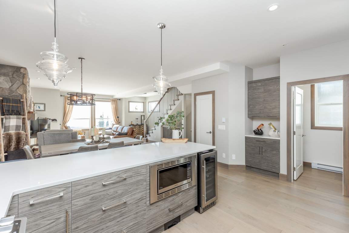 Grizzly Estates Hume Investments Ltd