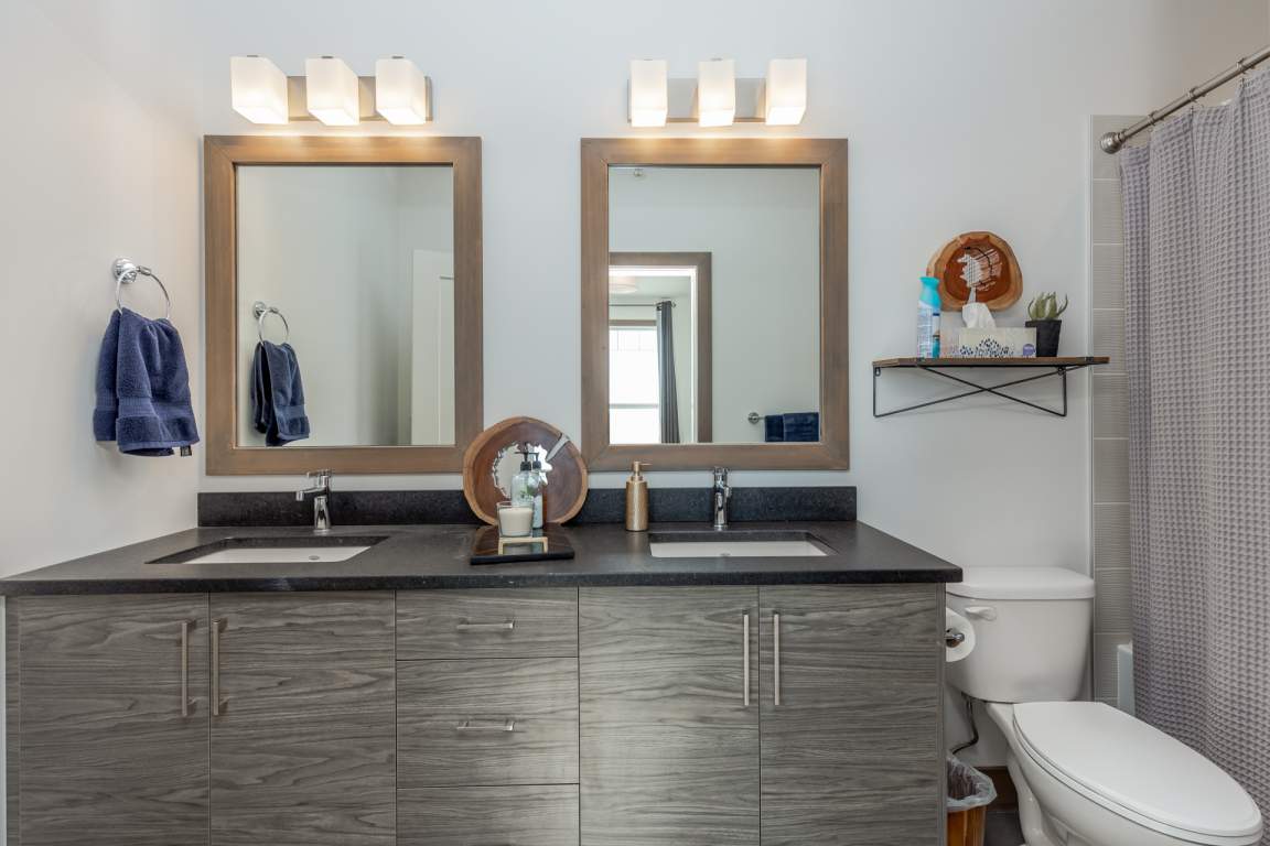 Grizzly Estates Hume Investments Ltd