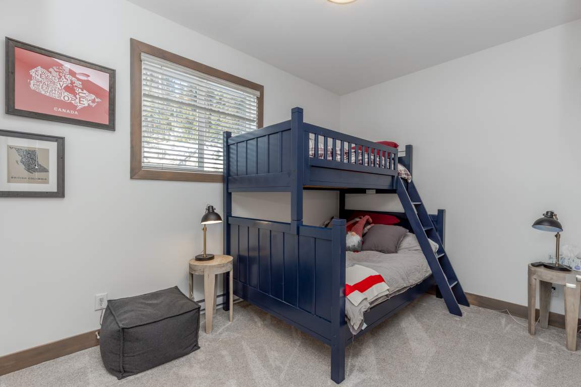 Grizzly Estates Hume Investments Ltd