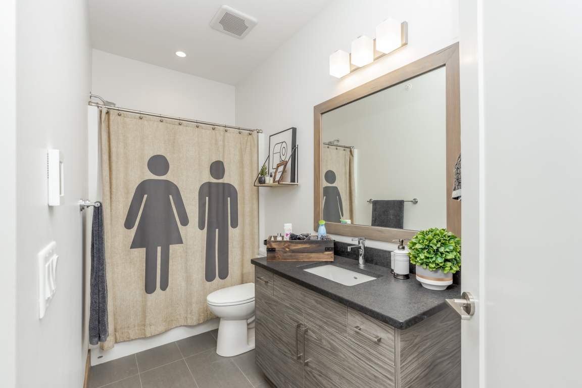 Grizzly Estates Hume Investments Ltd