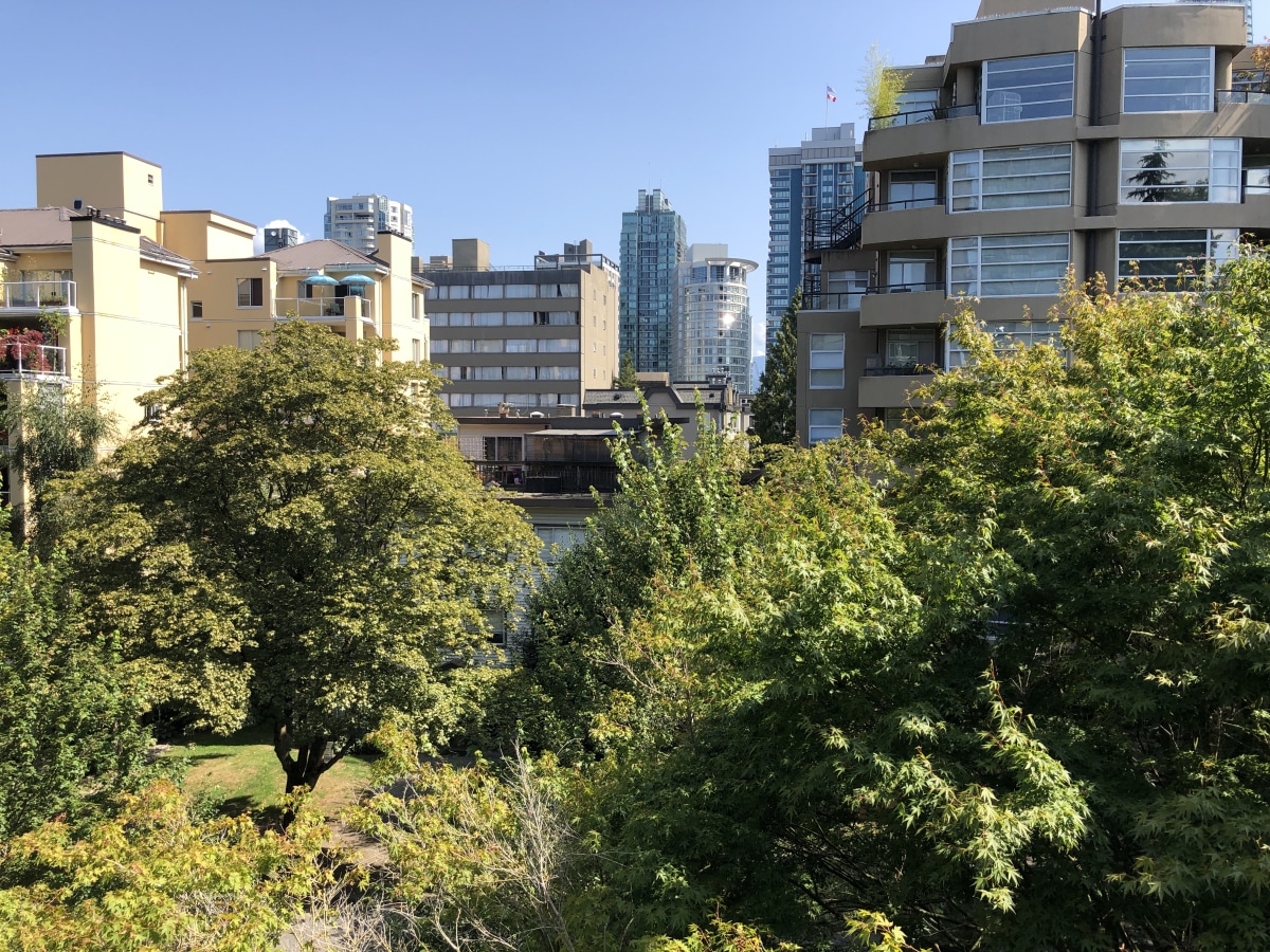 1220 Barclay Street In Town 2020