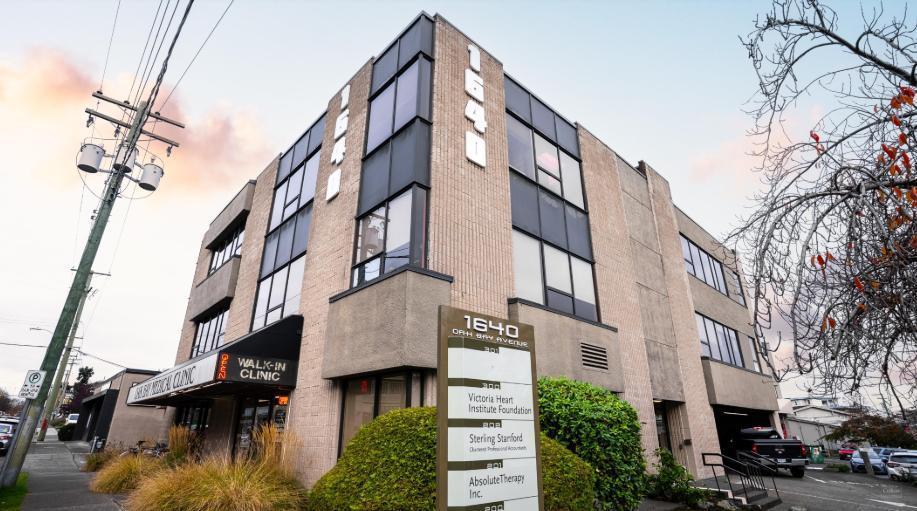 1640 Oak Bay Avennue