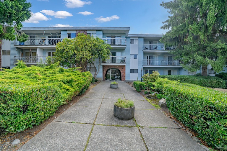 LA PLAYA VISTA Featured Properties