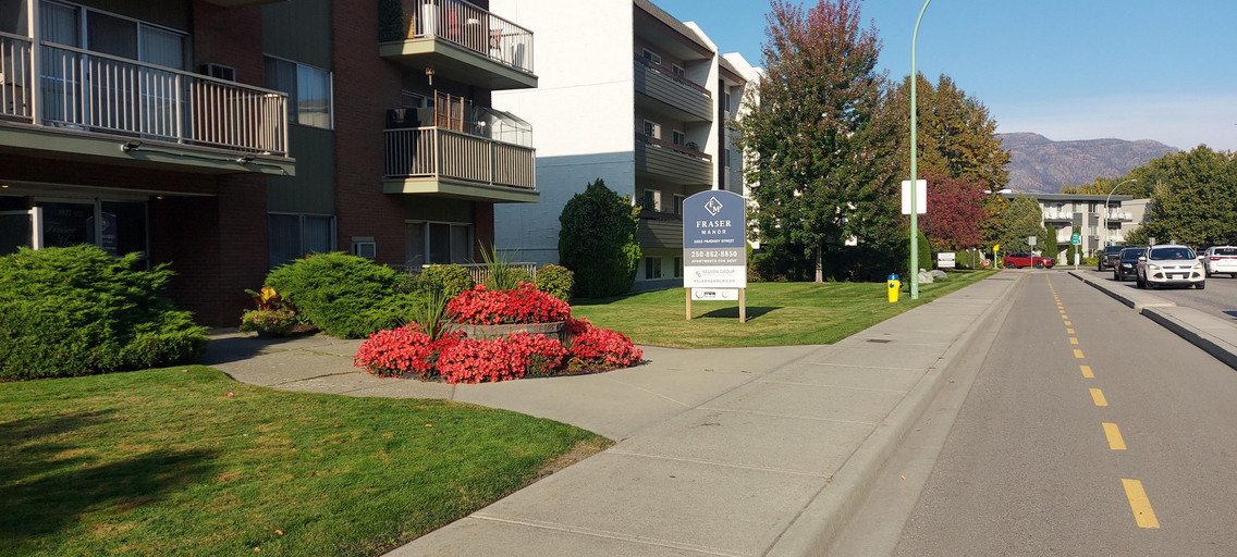 Fraser Manor Apartments