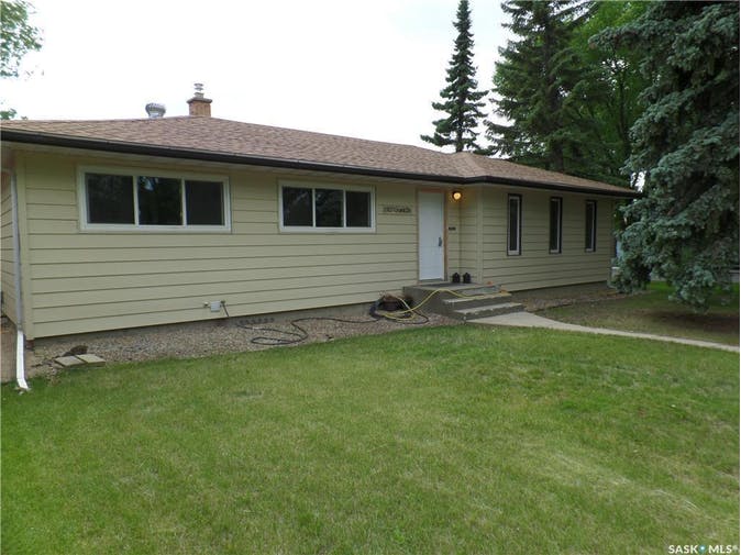 8 bedrooms Regina South Duplex for rent Ad ID KDK.535468 RentBoard.ca