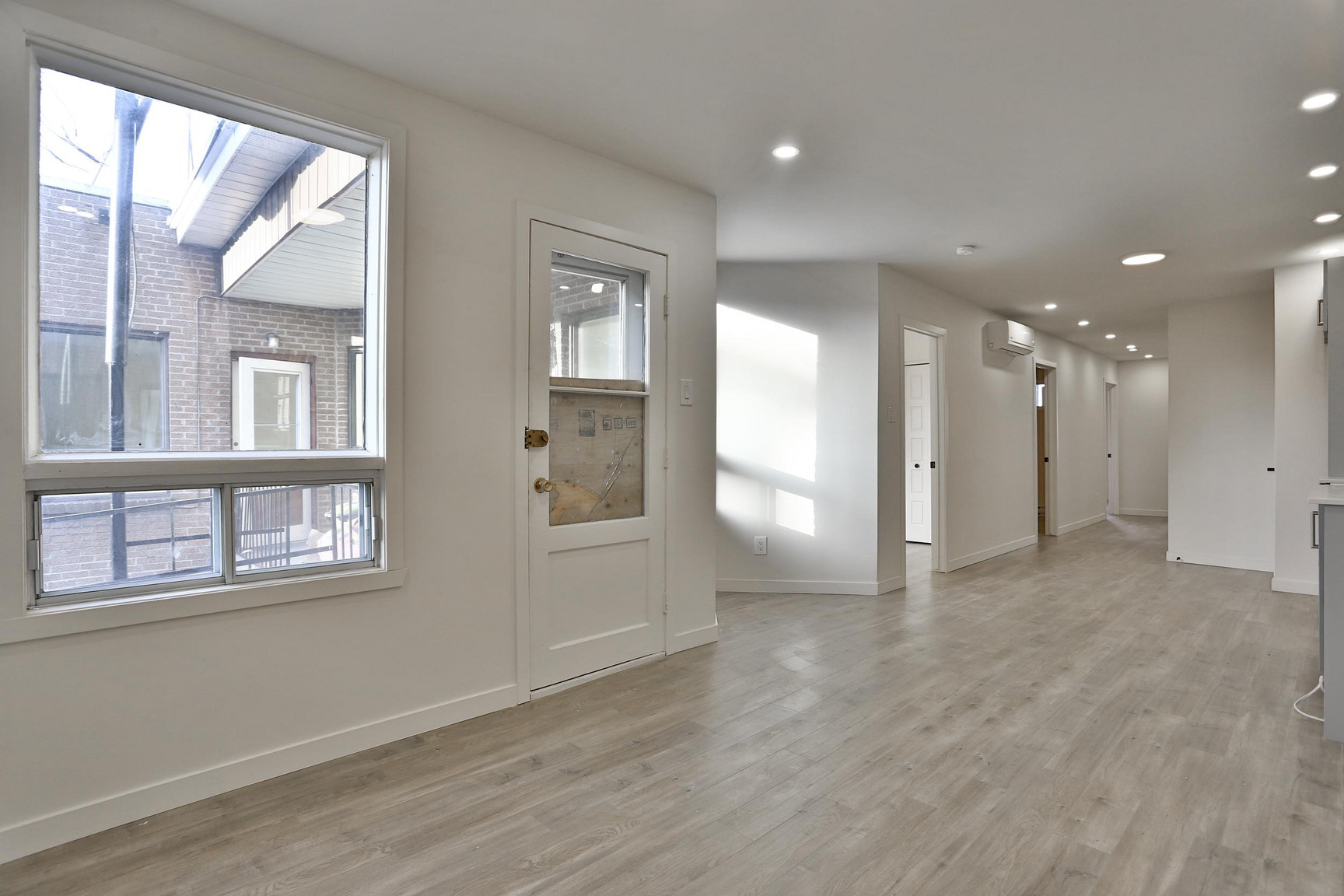 2110 Rue Fullum — photo 3