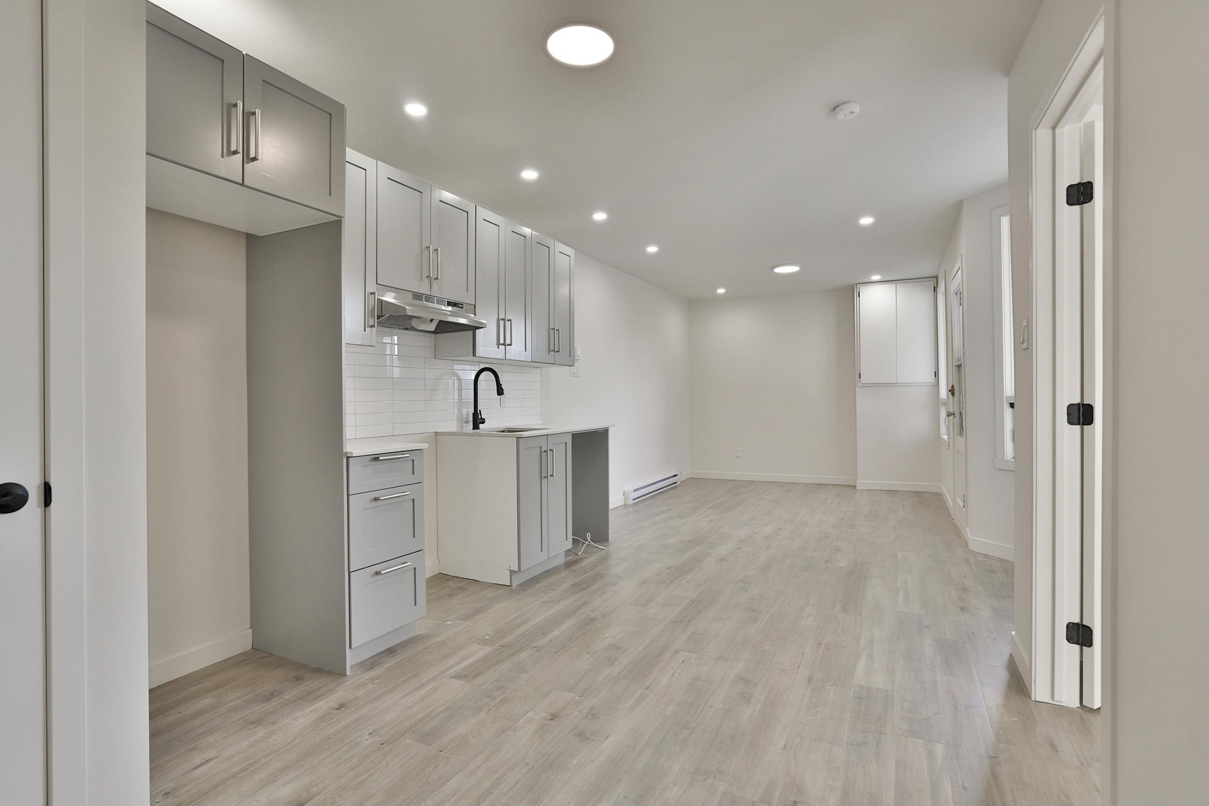 2110 Rue Fullum — photo 1