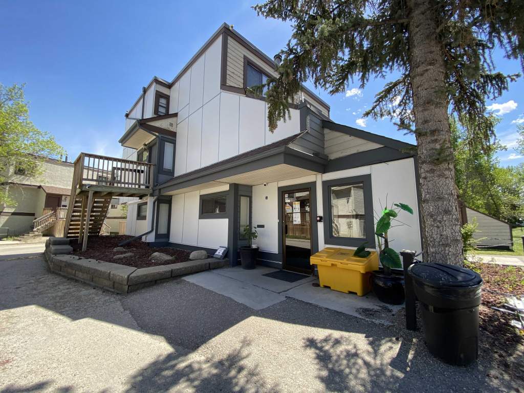 Calgary Townhouse Photos and Files Gallery RentBoard.ca Ad ID MEC.661992