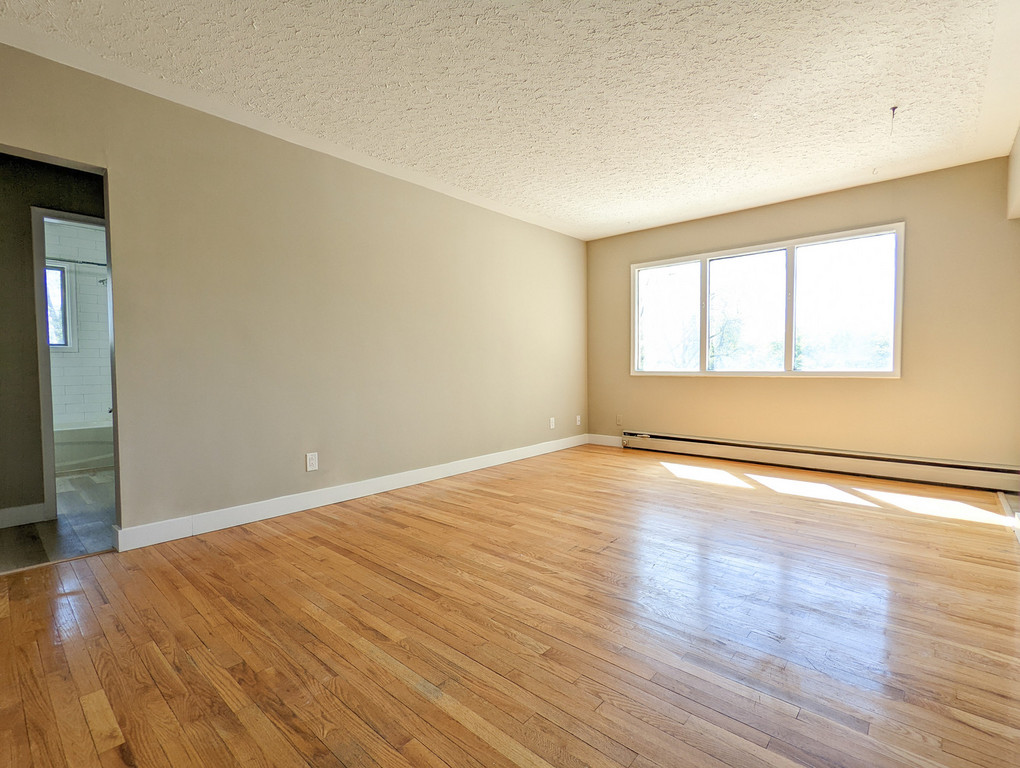 Heritage Trail Apartments 3 9722 104 Street Mainstreet