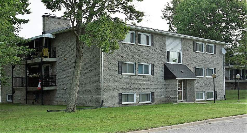 Trout Lake Wickstead Apartments for rent, North Bay, Ontario Malmac