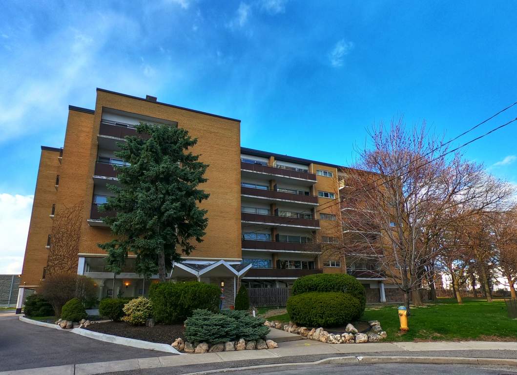 Bideford Apartments 15 Bideford Ave Mantler Management Ltd.