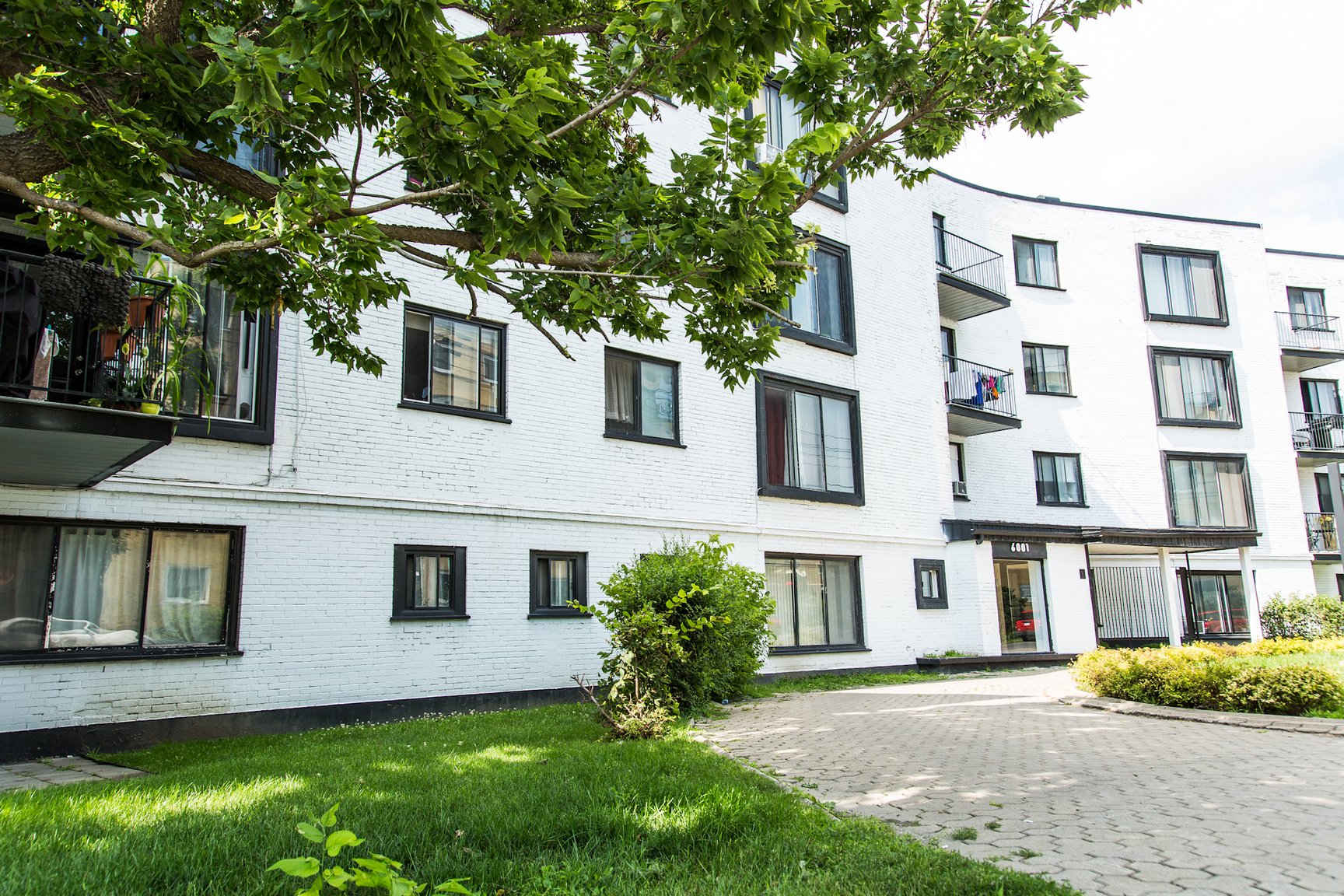 6001 Chemin de la Côte Saint-Luc — photo 1