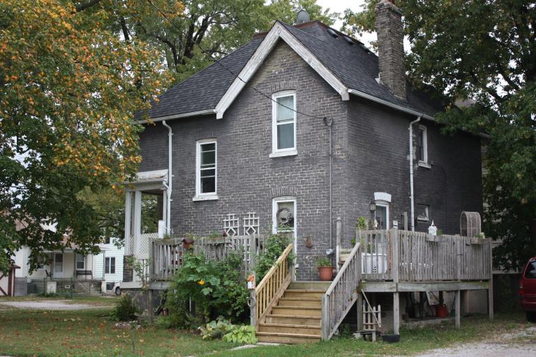 Townhouses For Rent 217 Emma Street, Sarnia, ON Mutual Property