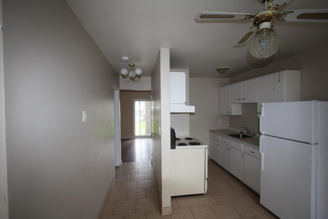 Townhouses For Rent 2 Bedroom 451 Lyndoch St Corunna On Rentsarnia Com Apartments For Rent Sarnia On