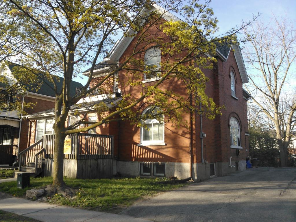 Rooms For Rent 126 Albert St, Waterloo, ON