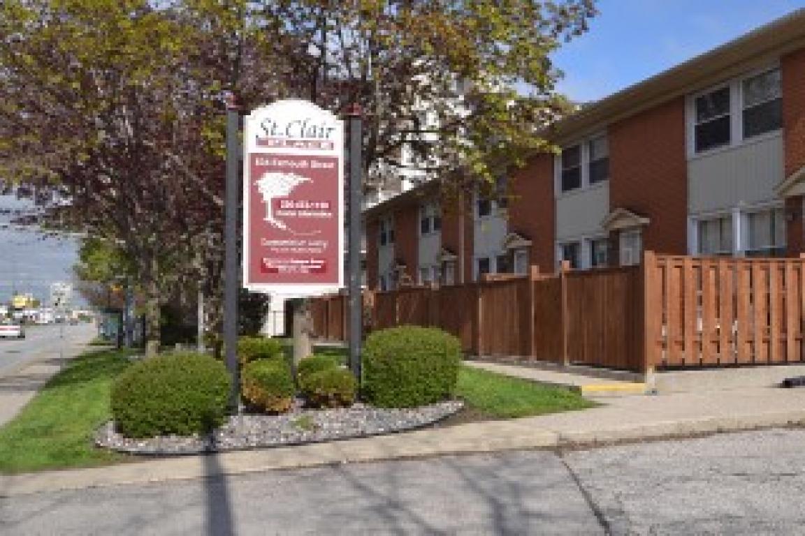 Townhouses for Rent 834 Exmouth Street, Sarnia, ON Mutual Property