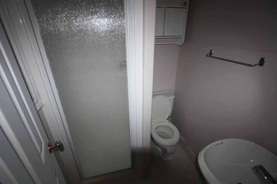 Apartments For Rent (Bachelor) 111 Brock St S, Sarnia, ON Mutual