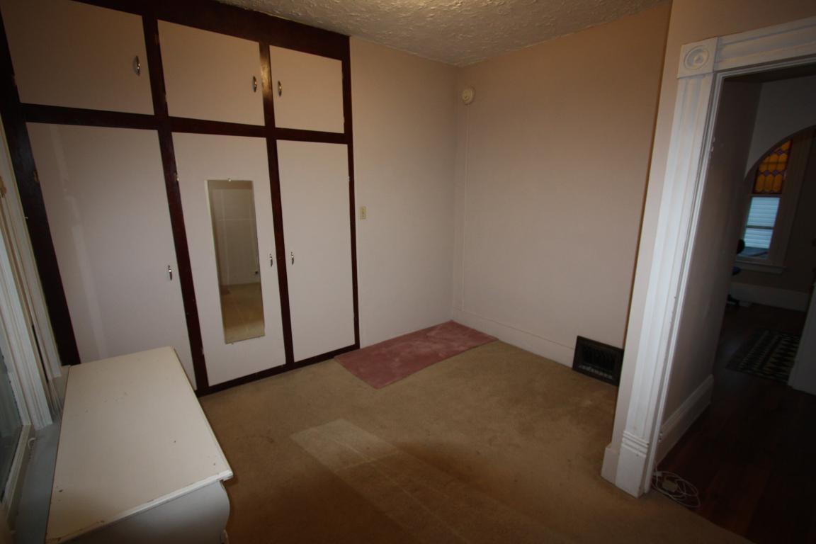 Apartments For Rent (Bachelor) 111 Brock St S, Sarnia, ON Mutual